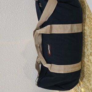 Vintage Mid 1980's Eastpak Navy Duffel Sports Bag With Strap 23 x 12 NWOT